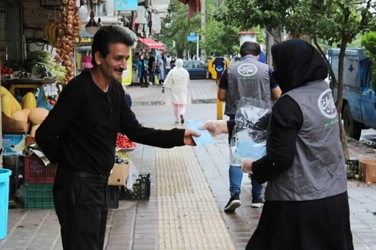 توزیع بیش از پانزده هزار ماسک در روز عاشورا‬