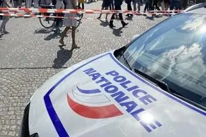 زخمی شدن ۳ زن در حمله با سلاح سرد در پاریس