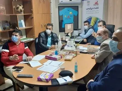 اصفهانیان:داور گل سالم صنعت نفت را مردود اعلام کرد