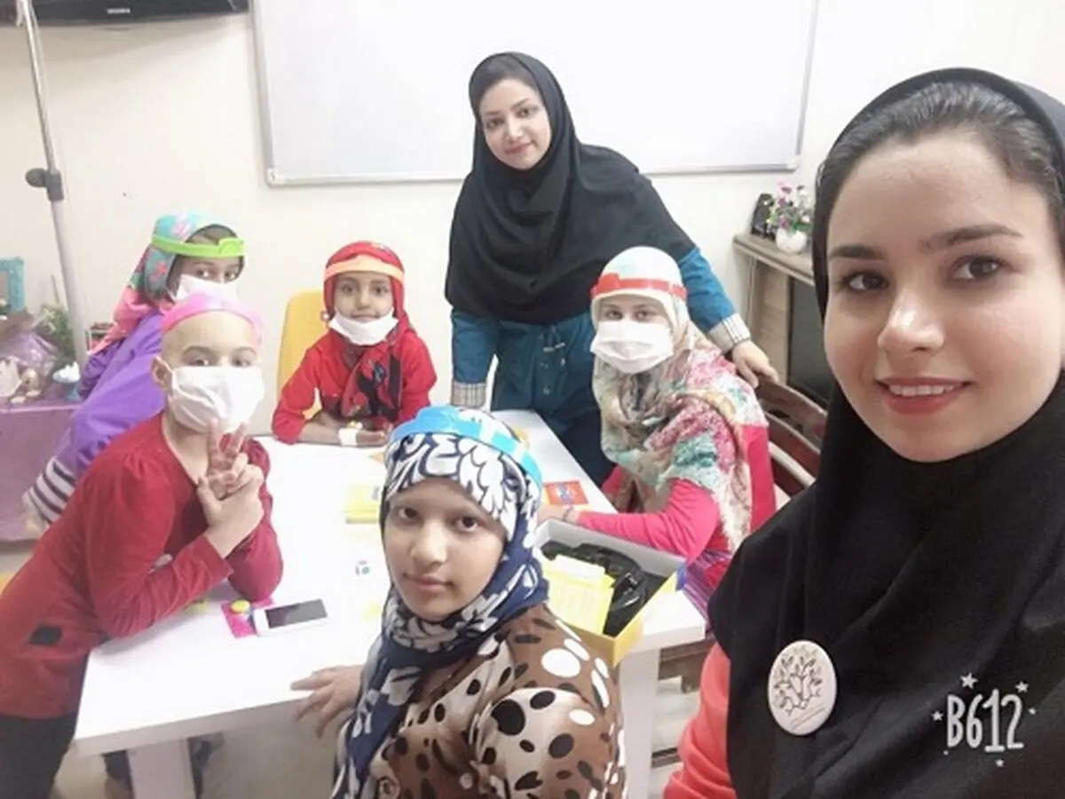 تدریـس داوطلبانه در بیمارستـان کودکان سرطانی اهواز/ تجهیز شدن به سلاح دانش برای جنگ با سرطان