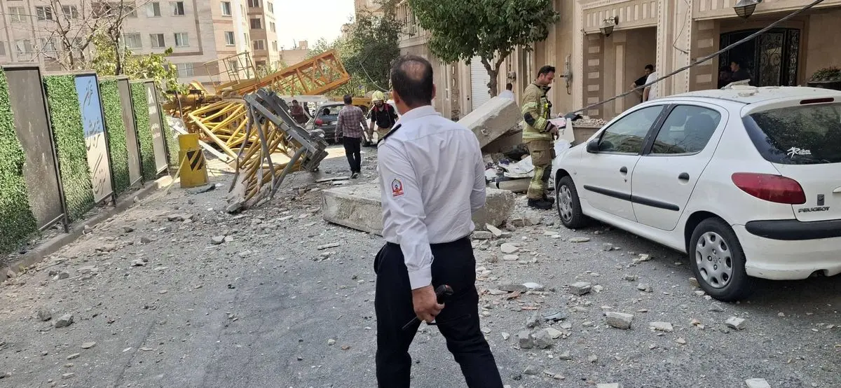 واژگونی تاورکرین در تهران؛ یک کارگر و دو شهروند مصدوم شدند