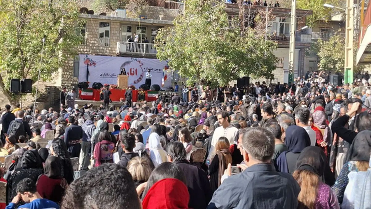 ساتیاری میزبان هزاران گردشگر در سومین جشنواره انار پاوه