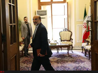 اگر پیام رسانه‌ گمراهی باشد، جوانان به فساد کشیده می‌شوند