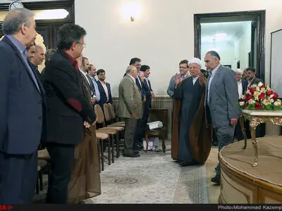 دیدار کارکنان، مدیران و خیرین بنیاد بیماری‌های خاص با آیت‌الله هاشمی رفسنجانی