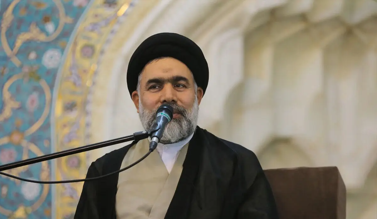 بهترین لحظه برای زن زمانی است که از نگاه نامحرم در امان باشد