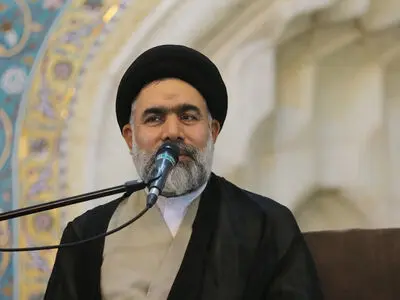 بهترین لحظه برای زن زمانی است که از نگاه نامحرم در امان باشد