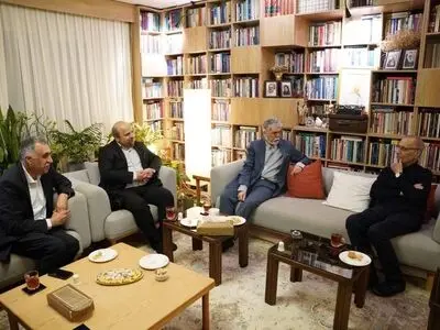 وزیر فرهنگ با هادی خانیکی دیدار کرد
