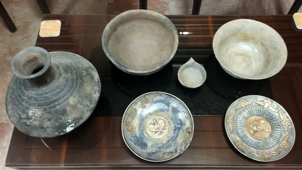 کشف اشیاء عتیقه متعلق به دوره هزاره قبل از میلاد