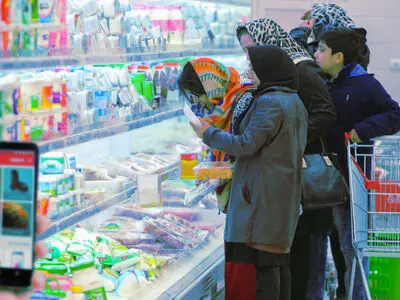 تسهیلات ویژه خرید برای کادر درمانی شهر اصفهان/ براری خرید تلفنی از فروشگاه های کوثر با 3553 تماس بگیرید/ میزبان مسافران از شهرهای دیگر نیستیم