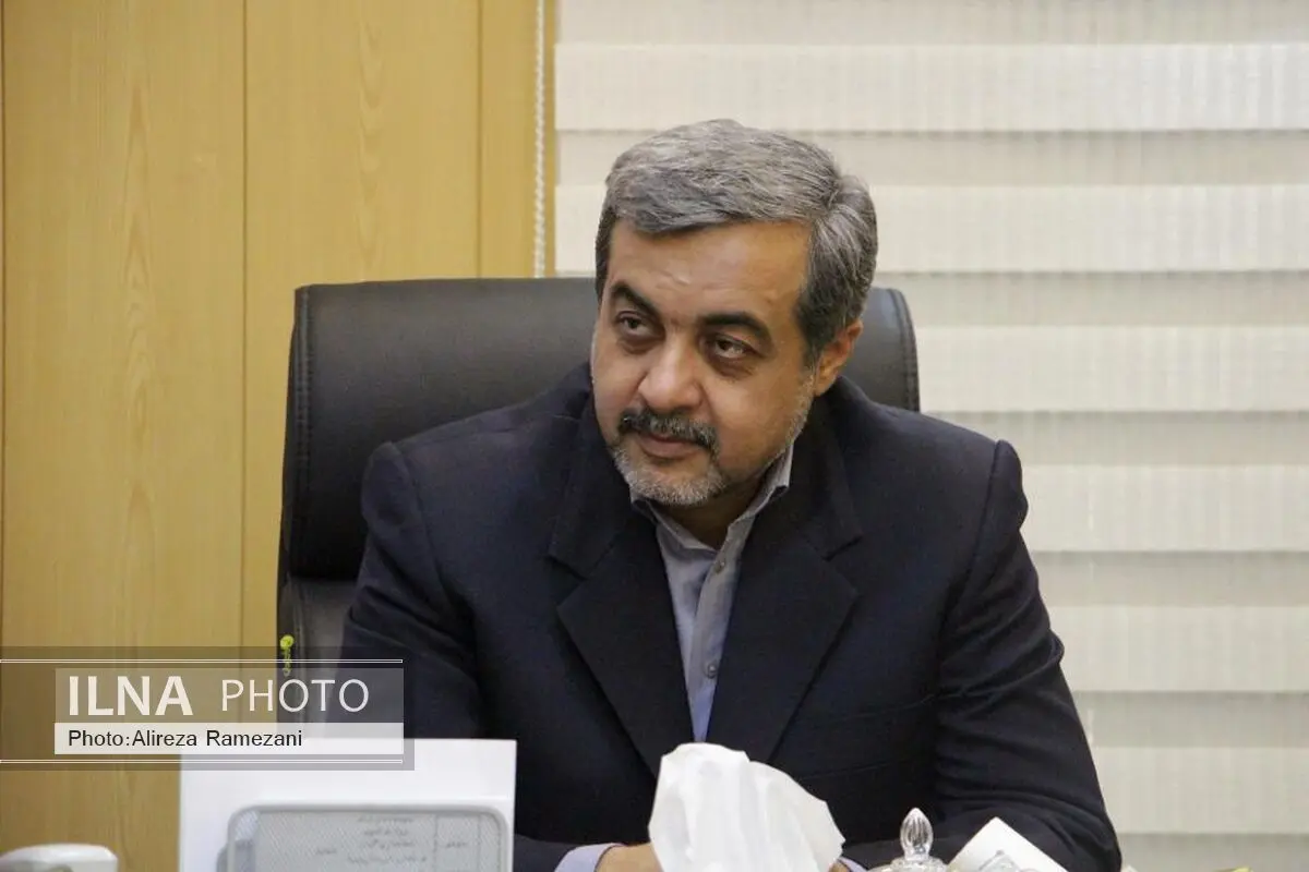 باید درکنار هنرمندان بود نه در مقابل آنها