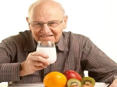 ۴ اصل مهم در غذا خوردن مردان بعد از ۵۰ سالگی 