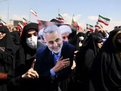 حادث انفجار یهز الطریق المؤدي الى جنة الشهداء في محافظة کرمان 