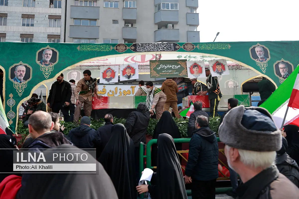 وداع اصفهانی‌ها با ده شهید حمله رمضان