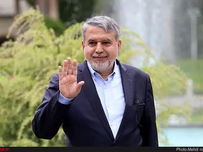 نامزدهای مدعی در حوزه فرهنگ و هنر را به مناظره دعوت می‌کنم/ هرگز برخورد آمرانه در پیش نگرفتیم