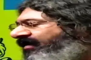شعر خوانی طنز زنده‌ یاد محمدرضا آقاسی + فیلم