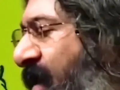 شعر خوانی طنز زنده‌ یاد محمدرضا آقاسی + فیلم