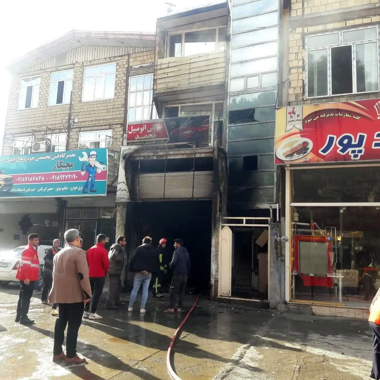 مهار آتش سوزی در مغازه و منزل مسکونی در کرمانشاه