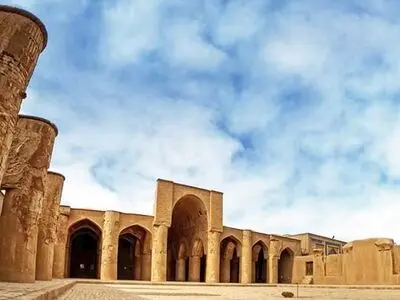 زوج توریست اسپانیایی از تلاشهای بی شائبه پلیس دامغان تقدیر کردند