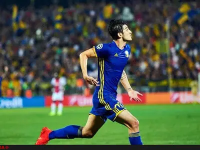 سردار آزمون بهترین بازیکن جوان سال ۲۰۱۶ آسیا شد+ عکس