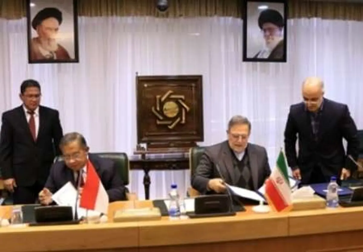 Iran and Indonesia sign banking agreement  