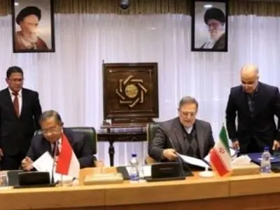 Iran and Indonesia sign banking agreement  