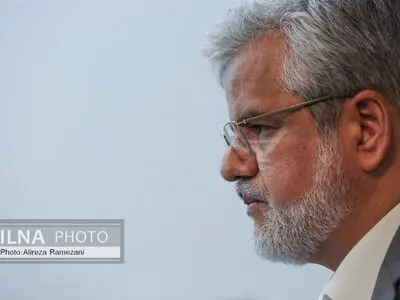 نشست خبری دکتر محمود صادقی 