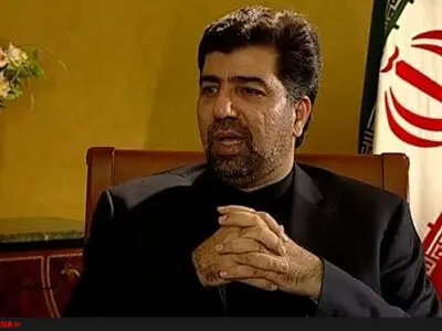 غضنفر رکن‌آبادی هنوز زنده است