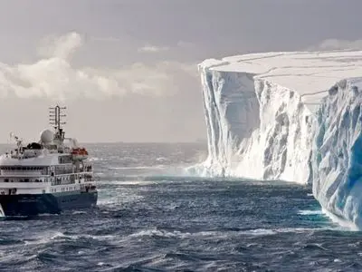 جدا شدن توده یخی به وسعت 8 برابر تهران از قطب جنوب/ عکسها