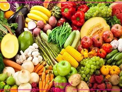 میوه تازه را از نزدیک ترین میوه فروشی محل زندگی تان خریداری کنید