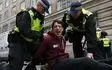 برخورد پلیس ایرلند با کادر درمان معترض به بمباران‌های بیمارستان‌های غزه