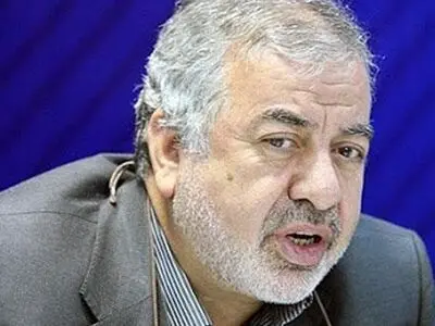  همه باید برای پیروزی جبهه انقلاب کمک کنیم 