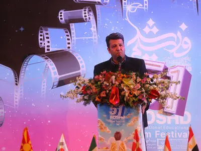 «کارگروه سینما» در وزارت آموزش و پرورش تشکیل شود/ سینما باعت رشد و تحول ساختارهای آموزشی کشور