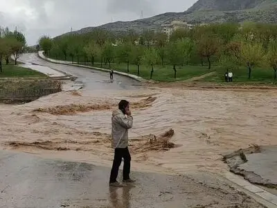 بارندگی شدید در لرستان برخی محورهای مواصلاتی را مسدود کرد
