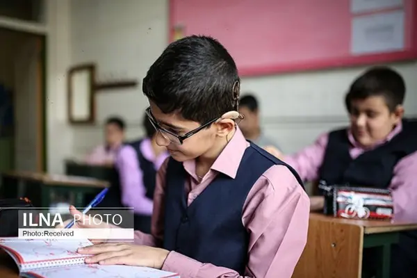 کمبود سرانه‌های آموزشی در صدرا /  400 دانش آموز استثنایی در صدرا  جهت آموزش روزانه به شیراز می‌روند