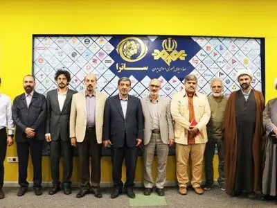 بازدید ضرغامی و جمعی از مدیران پیشین ساترا از نمایشگاه دائمی این سازمان