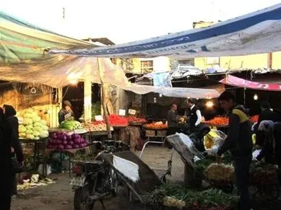 ساماندهی بازار دروازه کازرون با حفظ کرامت شهروندان/ دروازه کازرون محور گردشگری می‌شود