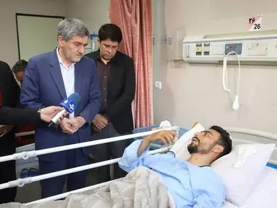 عیادت استاندار فارس از مجروحین حادثه امنیتی نورآباد و فیروزآباد