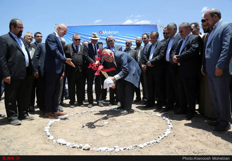مراسم کلنگ زنی بزرگترین نیروگاه خورشیدی خاورمیانه
