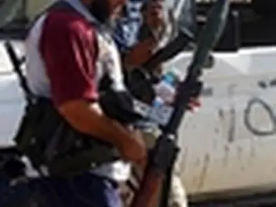 درگیری‌ها در جنوب طرابلس ۱۵ کشته و زخمی بر جای گذاشت
