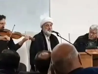 آواز خواندن یک روحانی در کنار یک ویولون نواز که در فضای مجازی بسیار پربازدید شد + فیلم