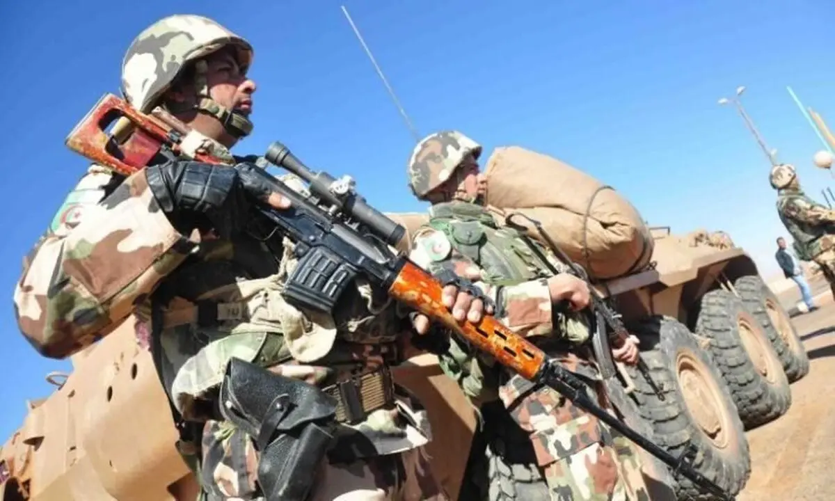 افسران ارتش الجزائر یک ماه حقوق خود را اهدا کردند