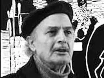 مجسمه‌هایم در جریان انقلاب از بین رفت