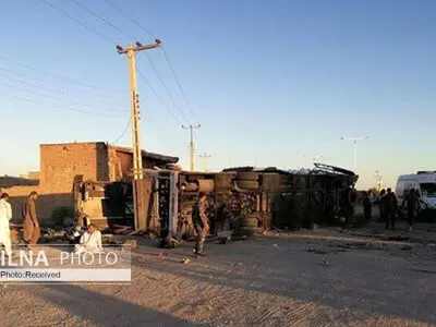 ترمزدستی‌ اتوبوس کار نمی‌کرد/ قطع دستِ سرباز معلم تازه داماد/ یکی از رفقایم انگشتانش را از دست داد/ یک مقام مسئول:‌ اتوبوس‌ از تعاونی‌ معتبر گرفته شده بود