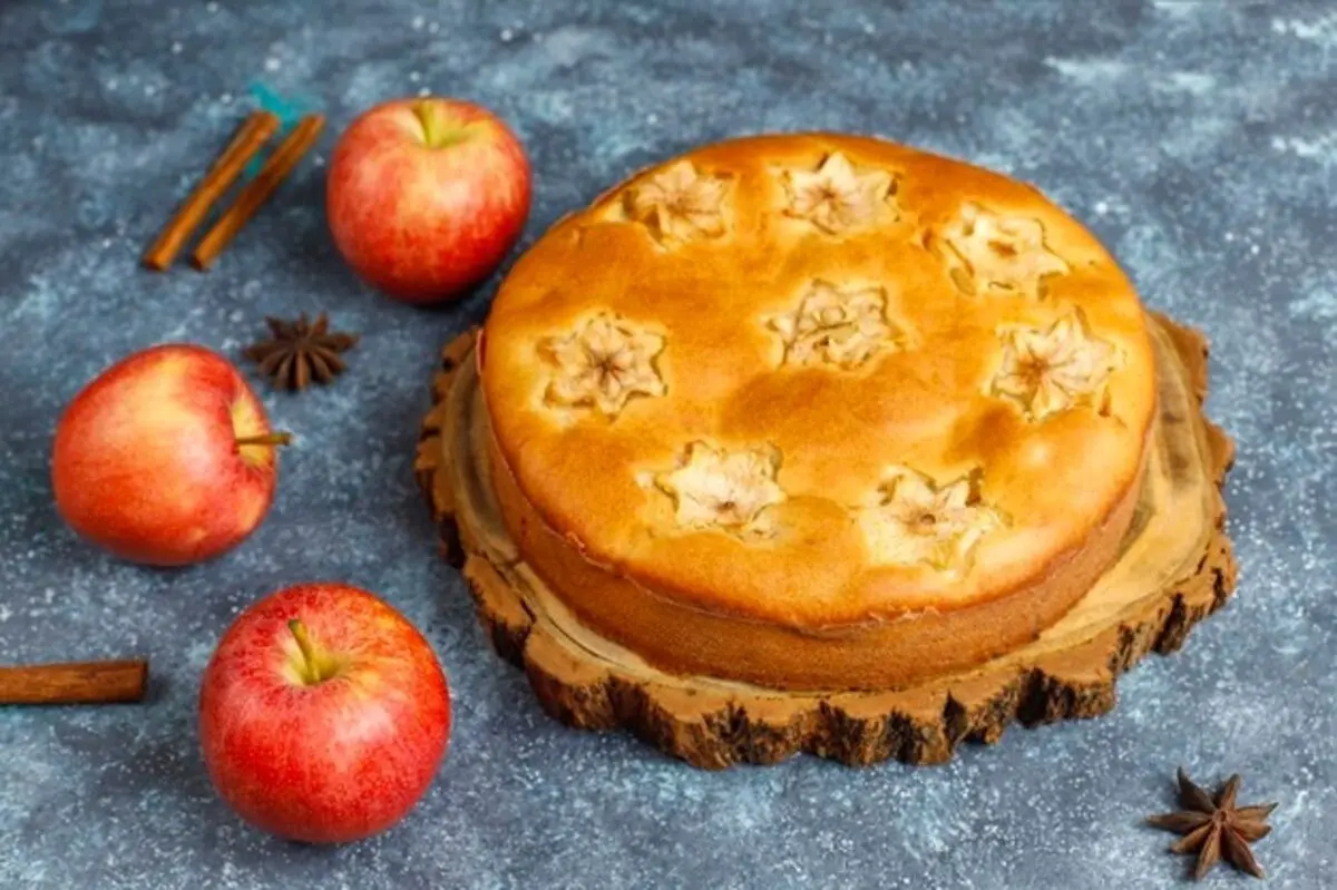 طرز تهیه کیک سیب و دارچین خوش‌طعم 