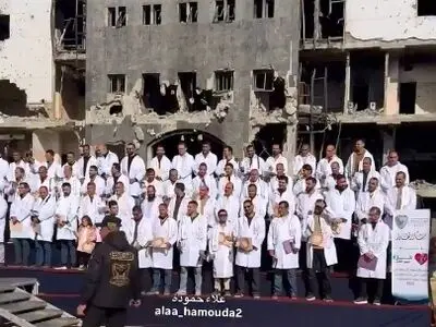 فارغ تحصیلی پزشکان بر روی ویرانه های بیمارستان الشفاء + فیلم