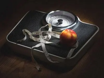 چاقی و اضافه وزن در ۷۲ درصد زنان ایرانی