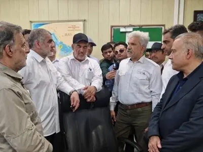 بازدید نیکزاد از شرکت نفت فلات قاره ایران/ آخرین وضعیت این شرکت مورد بررسی قرار گرفت