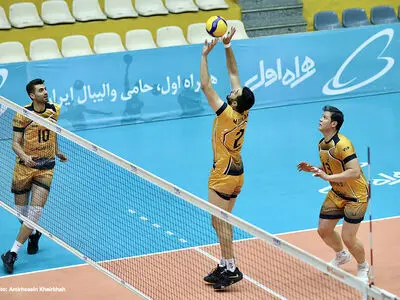 جدال حساس لبنیات و شهداب/ پنج بردها در اردکان به میدان می‌روند