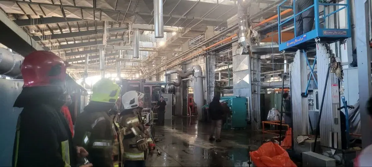 آتش‌سوزی کارخانه مخملبافی قوچان تلفات نداشت