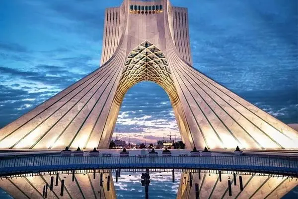هدف قرار گرفتن برج آزادی تکذیب شد